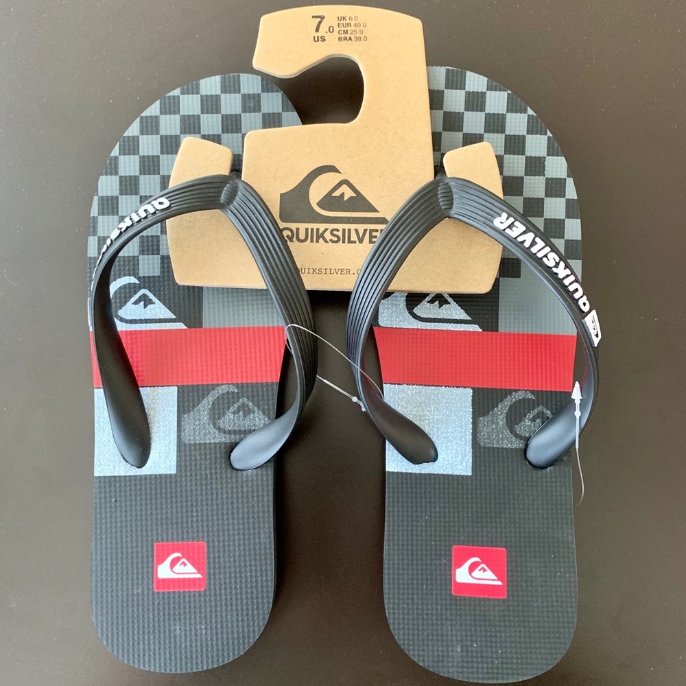 Quicksilver Men’s Flip Flops.  Size 7 NWT